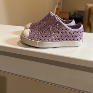 Native Jefferson sparkly purple size 8